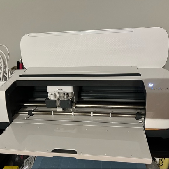 Cricut maker 2 - Picture 4 of 4